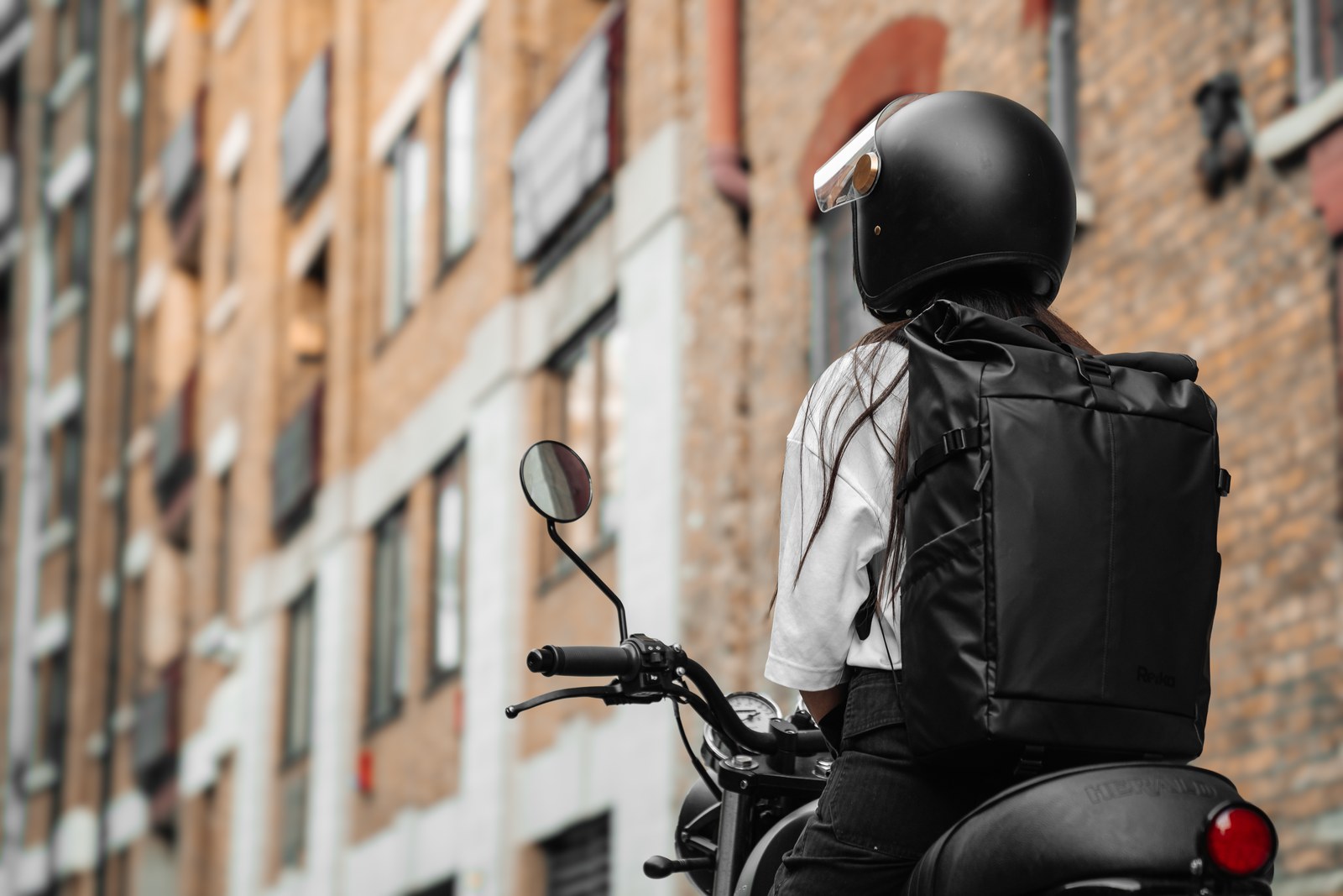 Reika Roll Top lifestyle stills